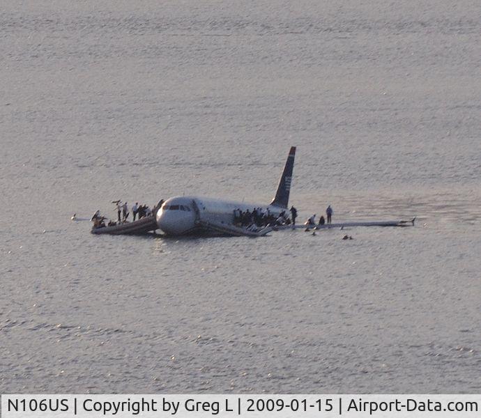 N106US, 1999 Airbus A320-214 C/N 1044, Plane crash in Hudson River