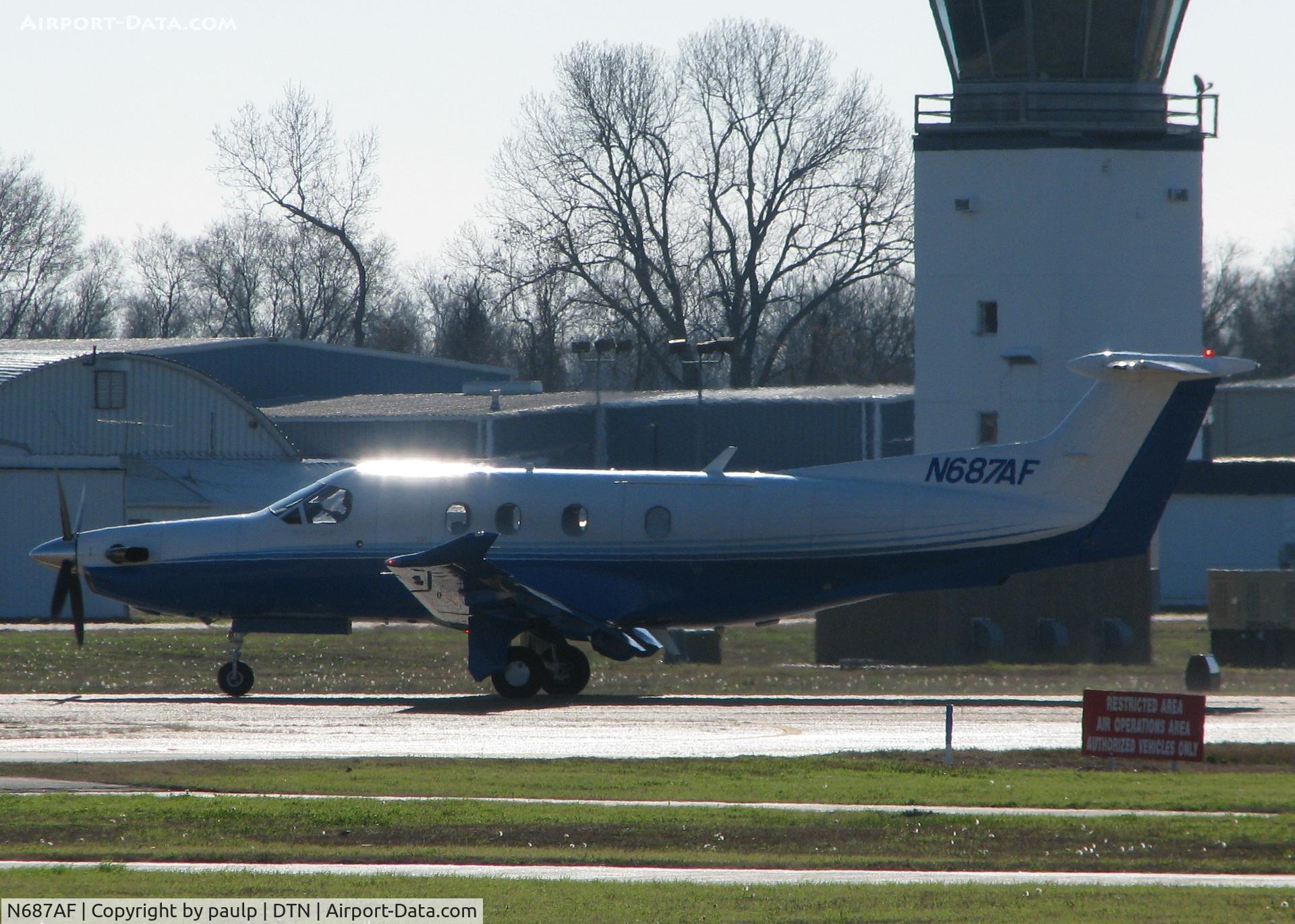 N687AF, 2006 Pilatus PC-12/47 C/N 687, Taking off from runway 05 at the Downtown Shreveport airport.