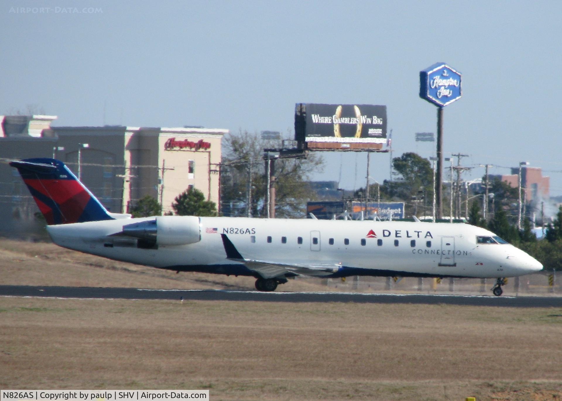 N826AS, 1997 Canadair CRJ-200ER (CL-600-2B19) C/N 7210, Taking off from the Shreveport Regional airport.