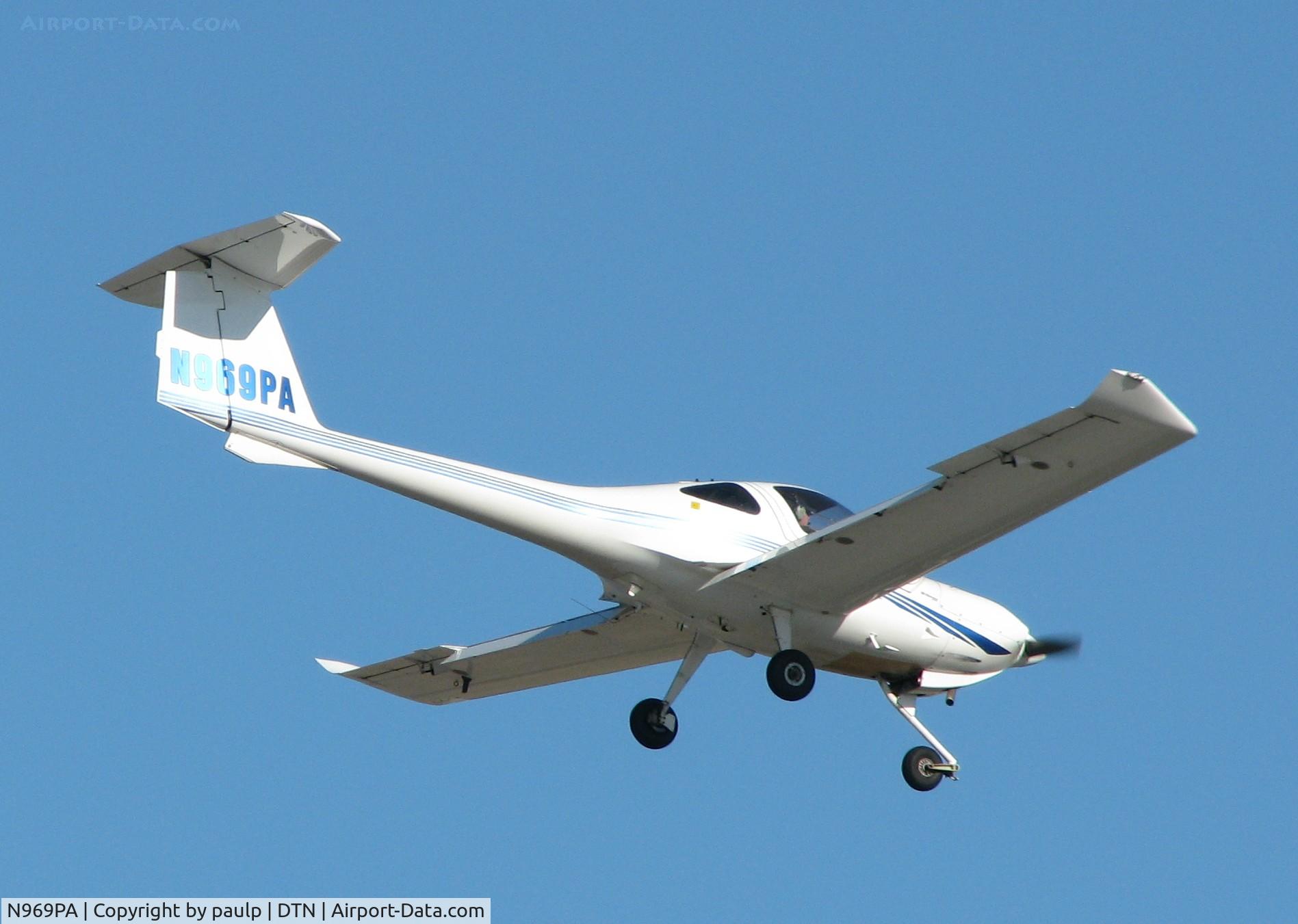 N969PA, 2003 Diamond DA-20C-1 Eclipse C/N C0241, Landing at the Downtown Shreveport airport.