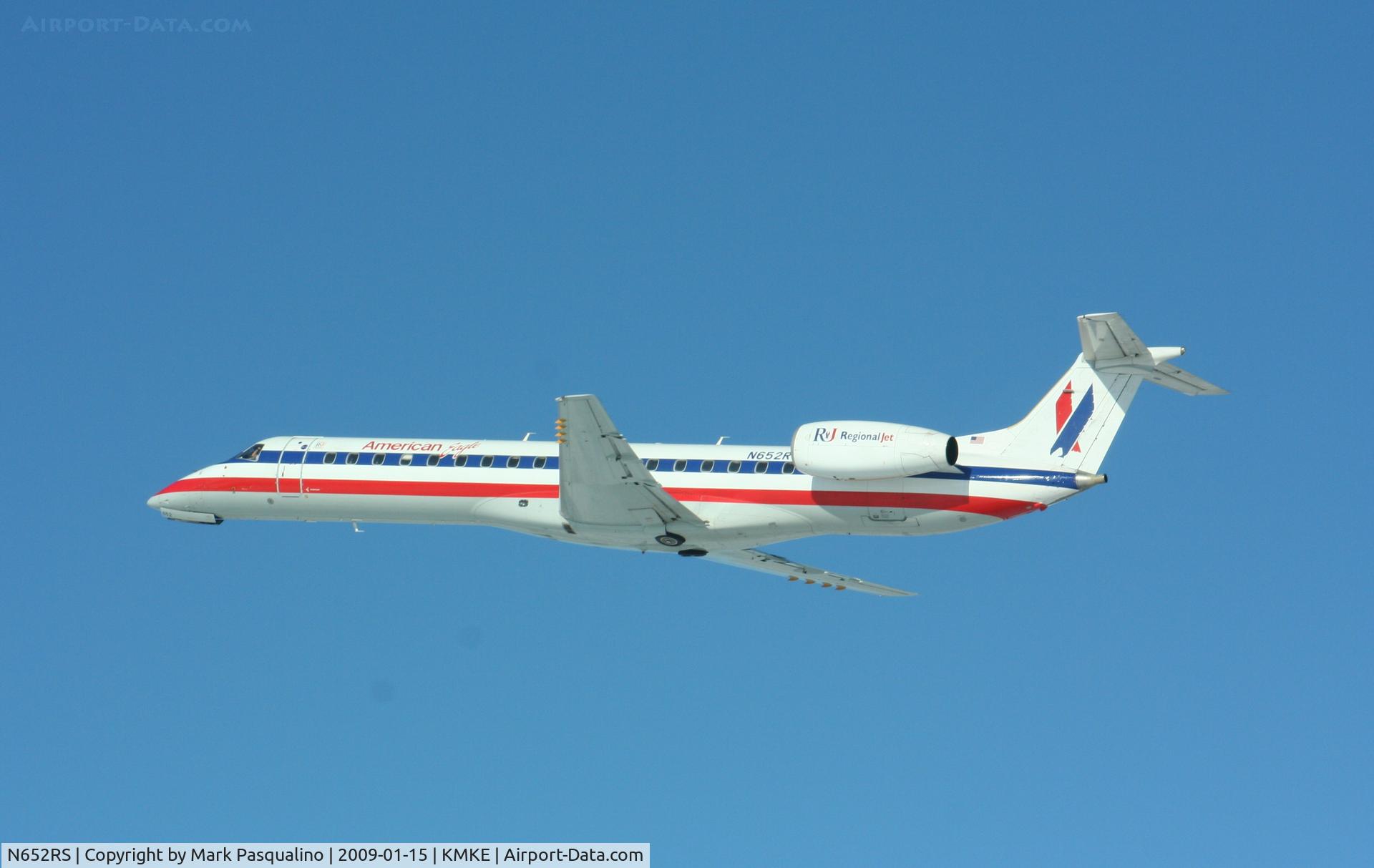 N652RS, 2001 Embraer ERJ-145LR (EMB-145LR) C/N 145432, EMB-145LR