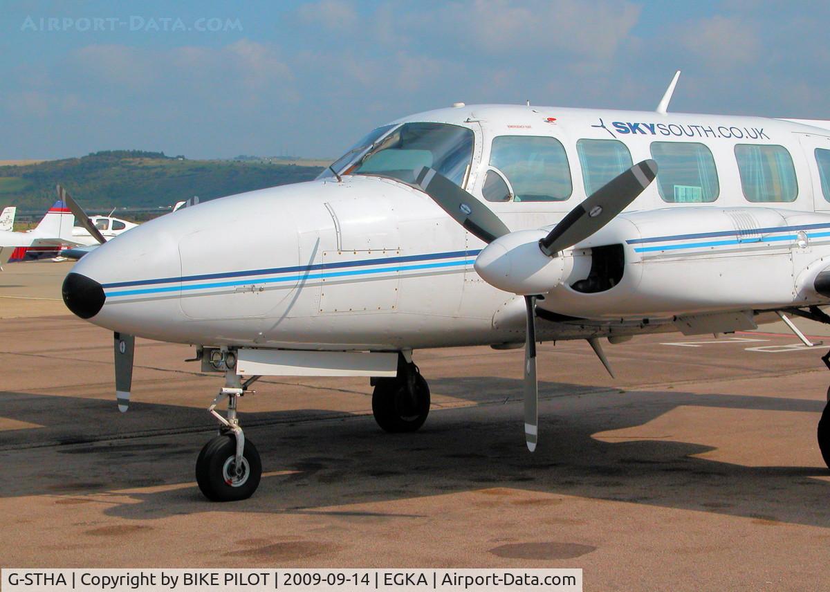 G-STHA, 1980 Piper PA-31-350 Navajo Chieftain C/N 31-8052077, SKY SOUTH NAVAJO WAITING FOR THE NEXT PASSENGERS