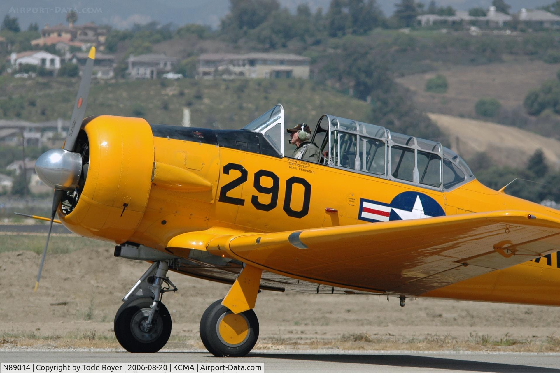 N89014, 1943 North American SNJ-5 Texan Texan C/N 84865, Camarillo Airshow 2006
