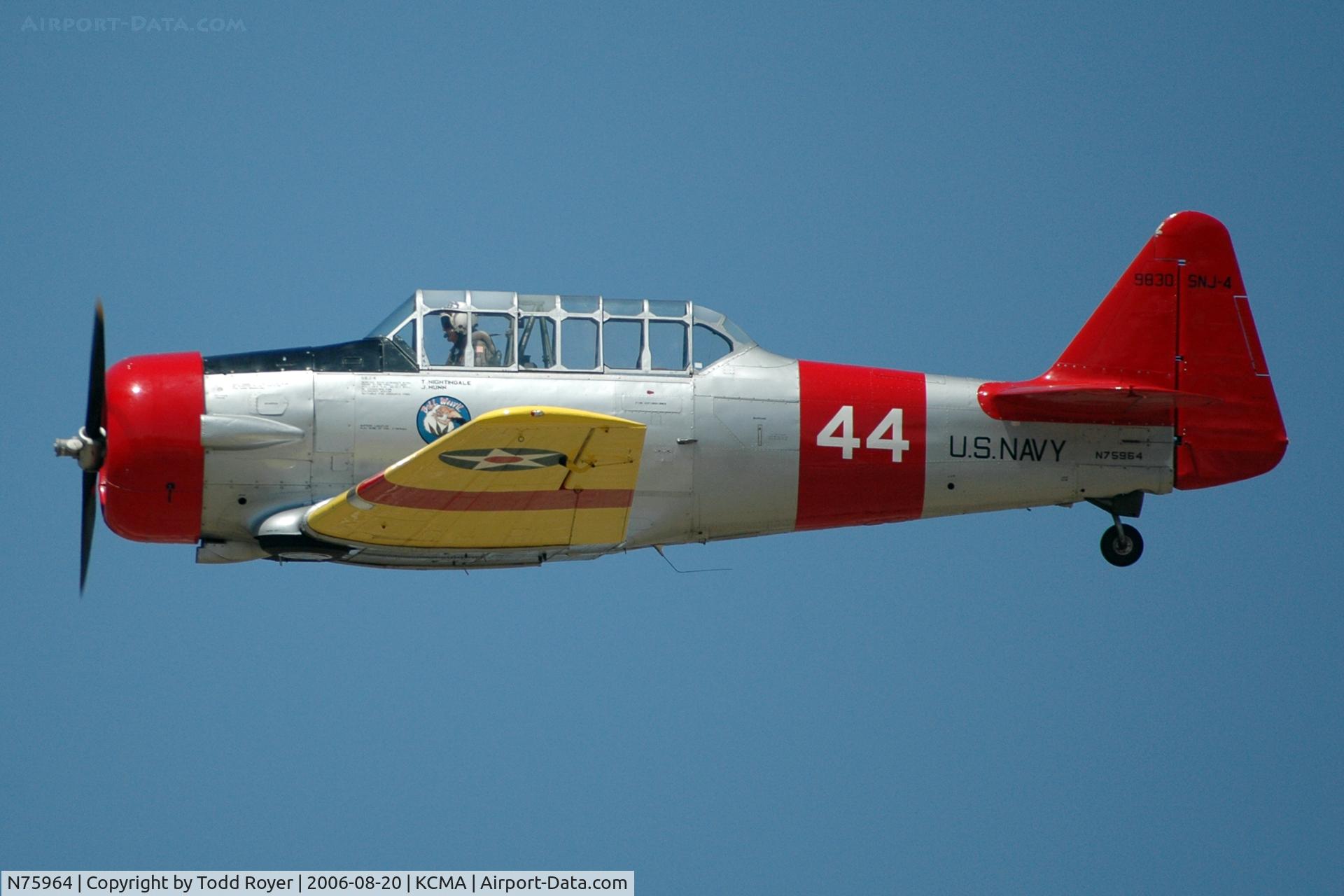 N75964, 1943 North American SNJ-4 Texan C/N 88-9830, Camarillo Airshow 2006