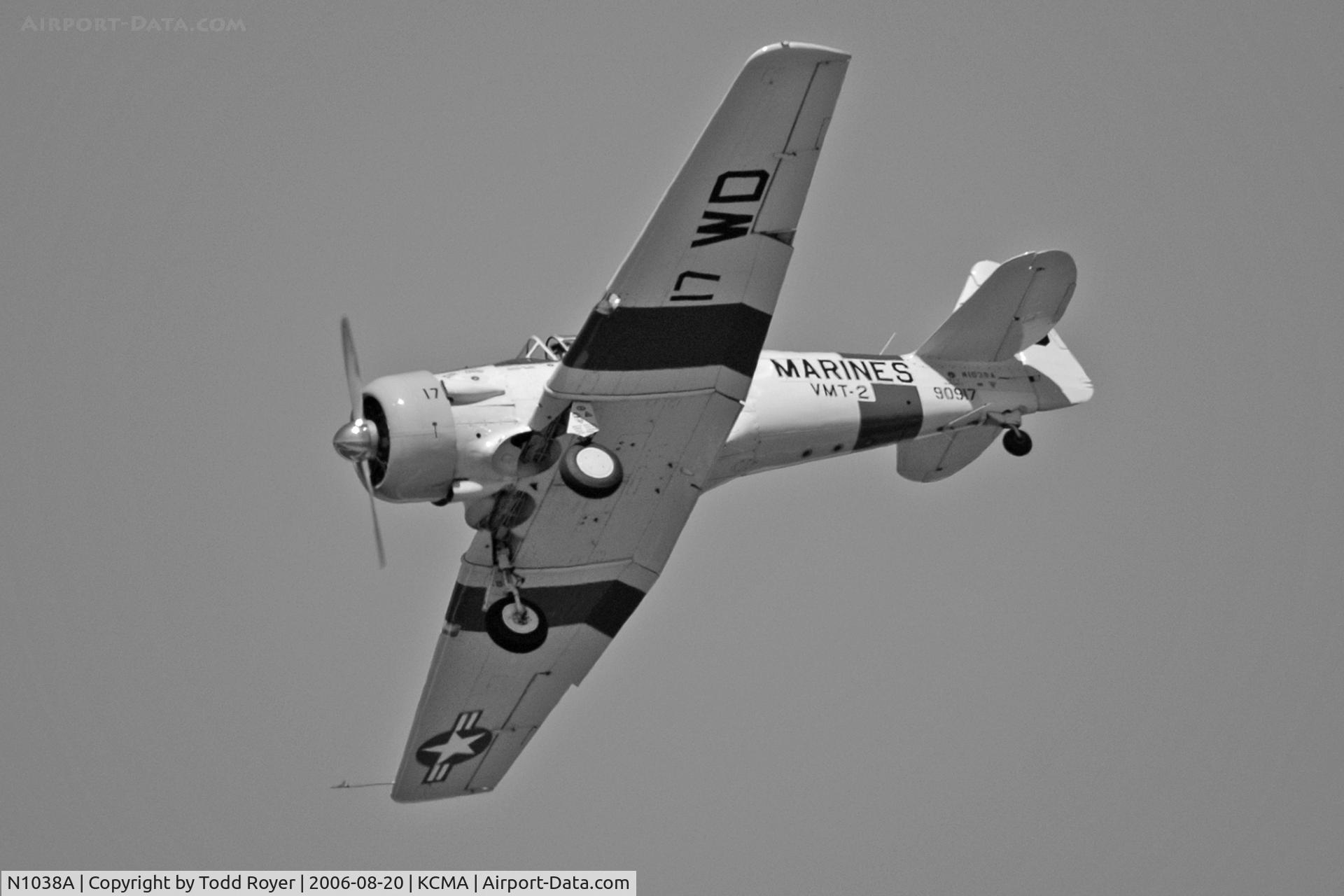 N1038A, 1944 North American SNJ-5 Texan C/N 90917 (121-41633), Camarillo Airshow 2006