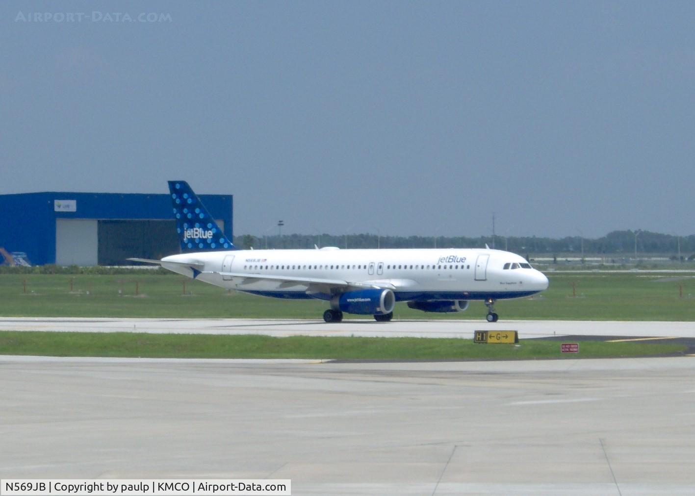 N569JB, 2003 Airbus A320-232 C/N 2075, JetBlue A320 taxiing after leaving the gate.