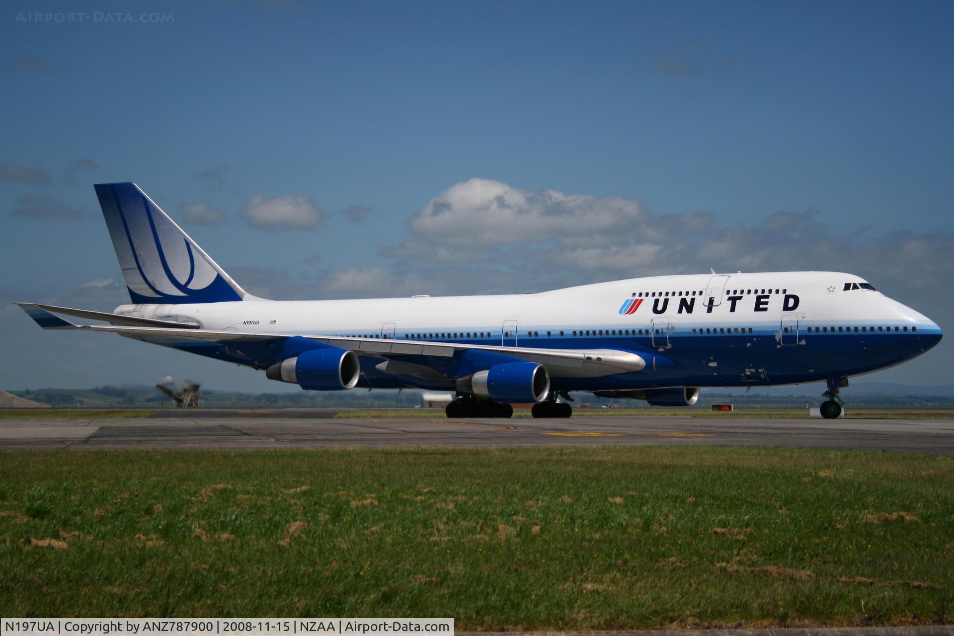 N197UA, 1997 Boeing 747-422 C/N 26901, Taxiing to the gate, wet leased by Air Pacific