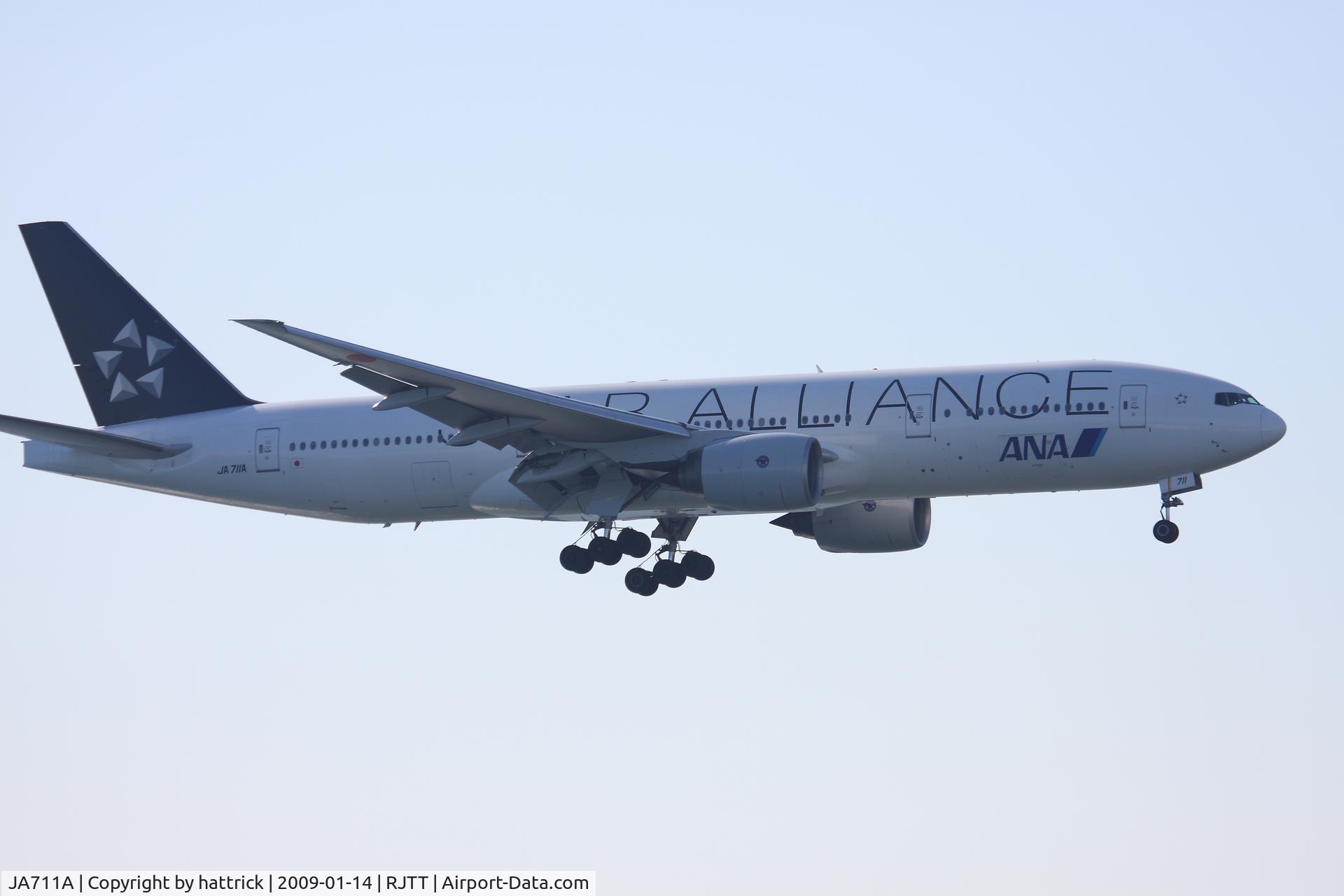 JA711A, Boeing 777-281 C/N 33406, at Haneda Airport Runway34L Final approach
