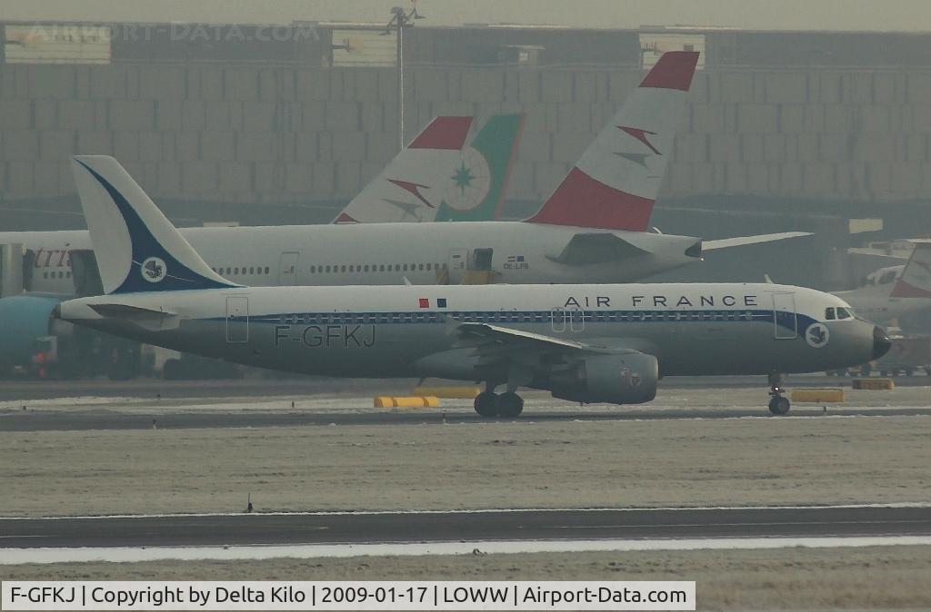 F-GFKJ, 1989 Airbus A320-211 C/N 0063, First visit in VIE, celebrates the 75th anniversary of Air France.
