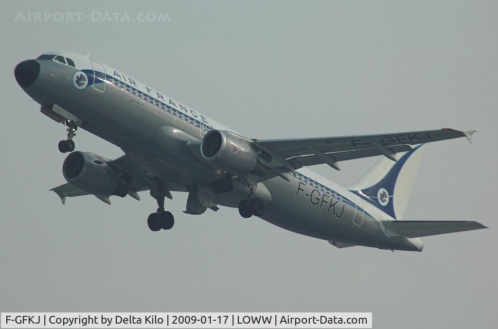 F-GFKJ, 1989 Airbus A320-211 C/N 0063, First visit in VIE, celebrates the 75th anniversary of Air France.