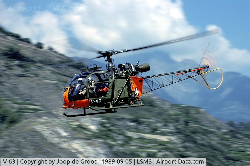 V-63, Sud SE-3130 Alouette II C/N 1915, The Swiss Alouette II has always been a rare sight. This one suddenly popped up from behind a hangar. I never saw it again...