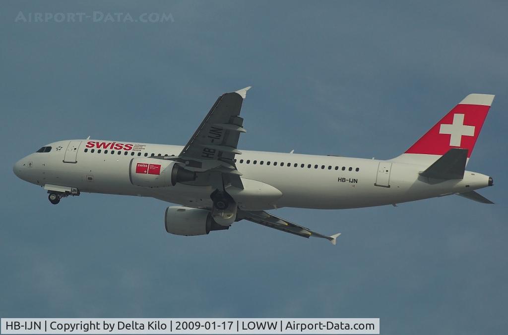HB-IJN, 1996 Airbus A320-214 C/N 643, SWISS