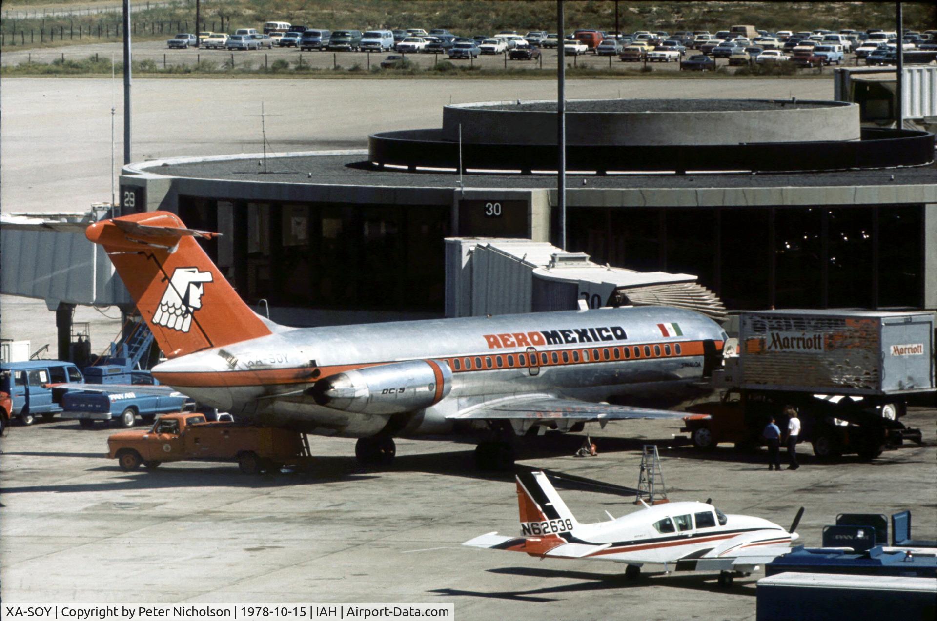 XA-SOY, 1967 Douglas DC-9-15 C/N 47085, DC-9-15 named Sinaloa of Aeromexico at Houston Intnl in October 1978.