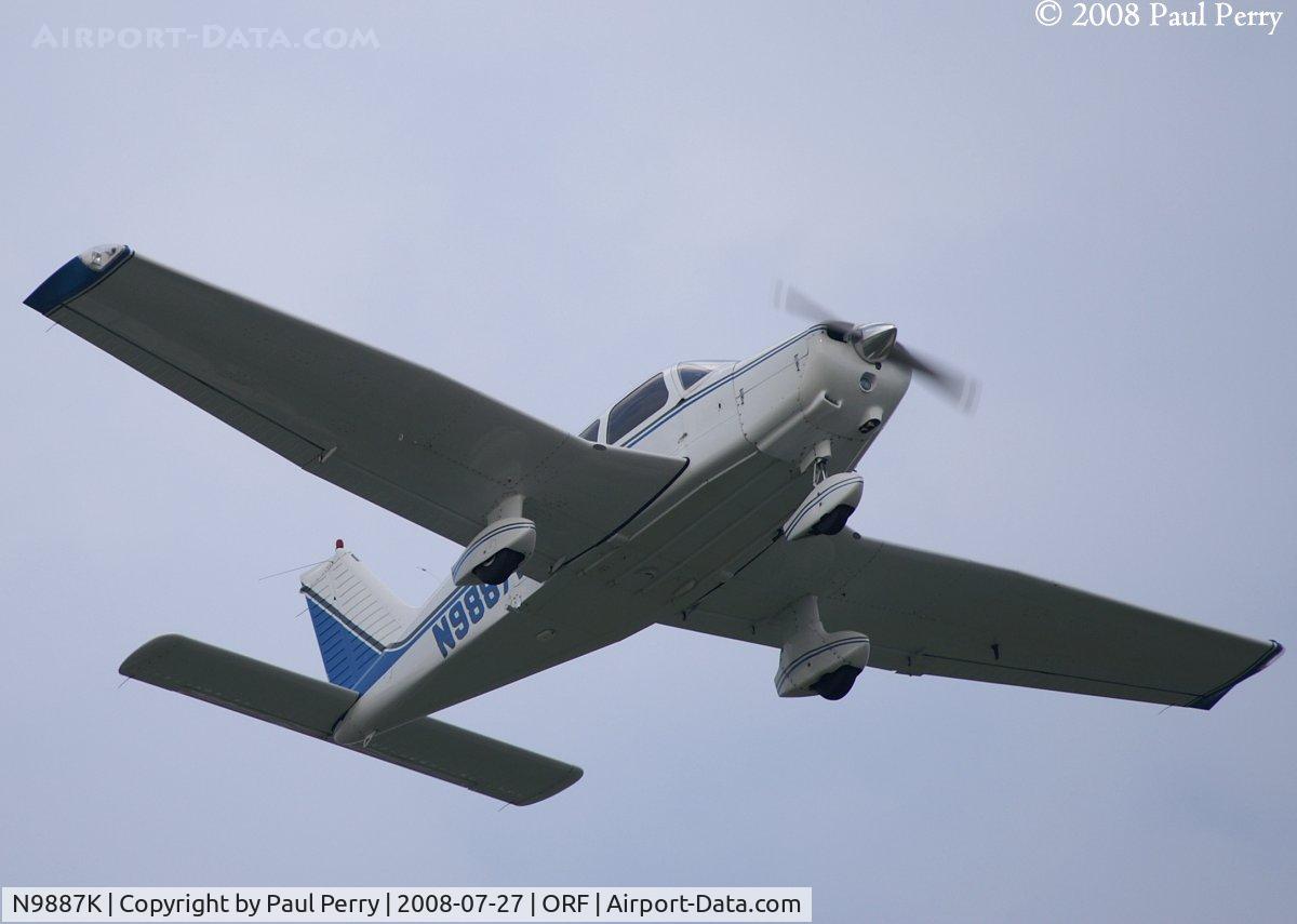 N9887K, 1977 Piper PA-28-161 C/N 28-7816206, Airborne and away