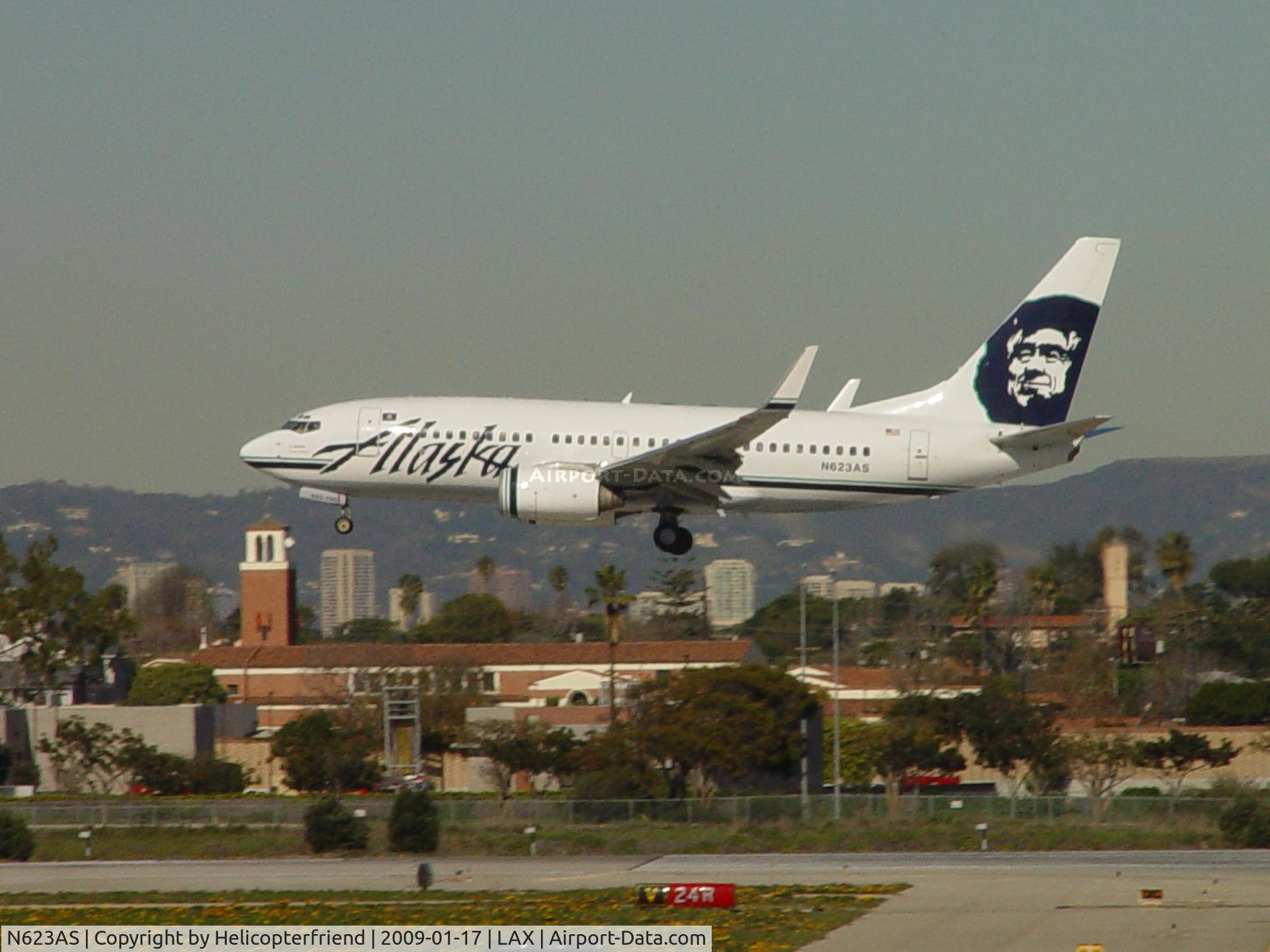 N623AS, 2000 Boeing 737-790 C/N 30166, Landing westbound at LAX
