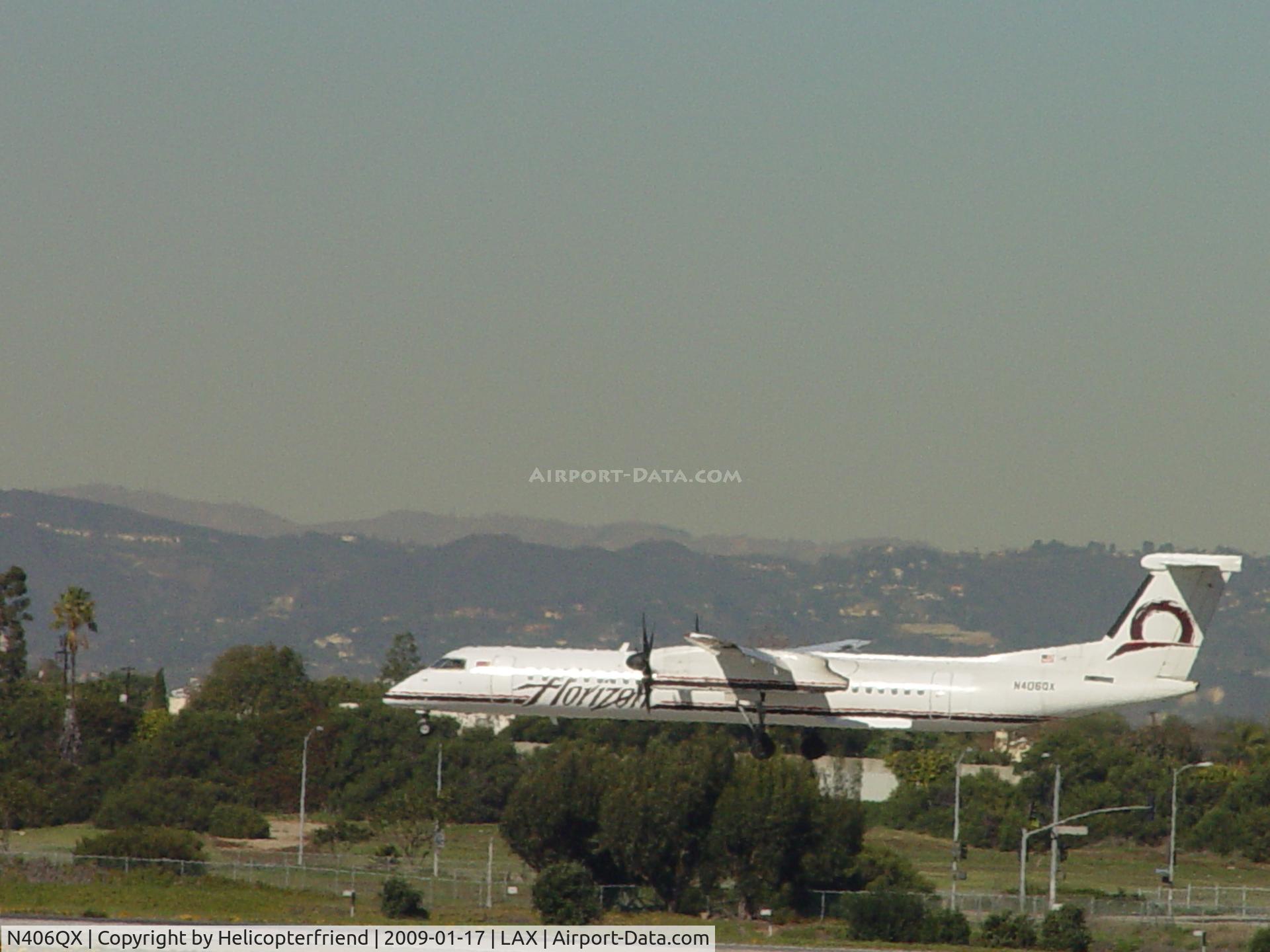N406QX, 2001 Bombardier DHC-8-402 Dash 8 C/N 4048, Horizon landing at LAX
