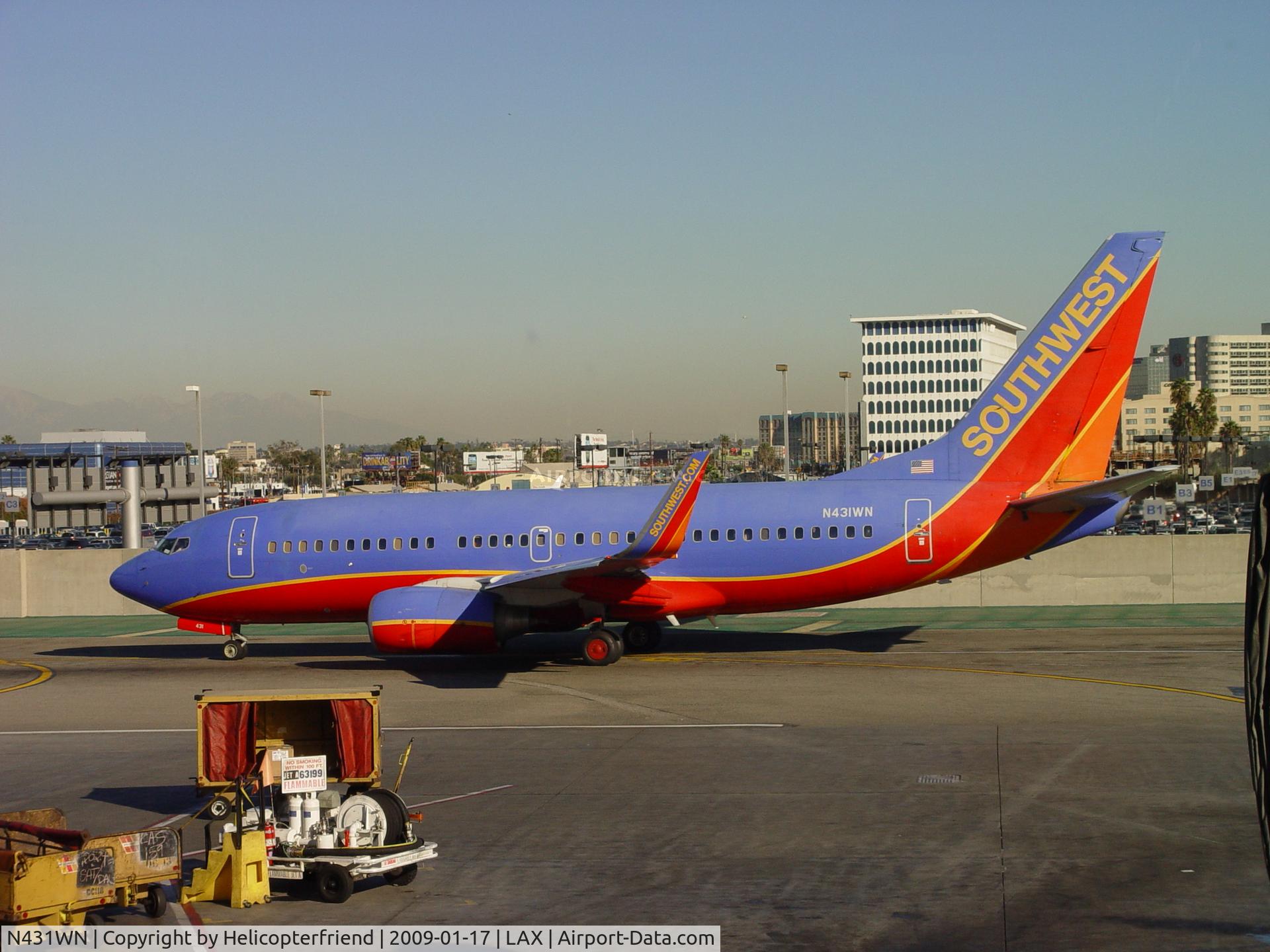 N431WN, 2002 Boeing 737-7H4 C/N 29845, Heading for a take off at LAX