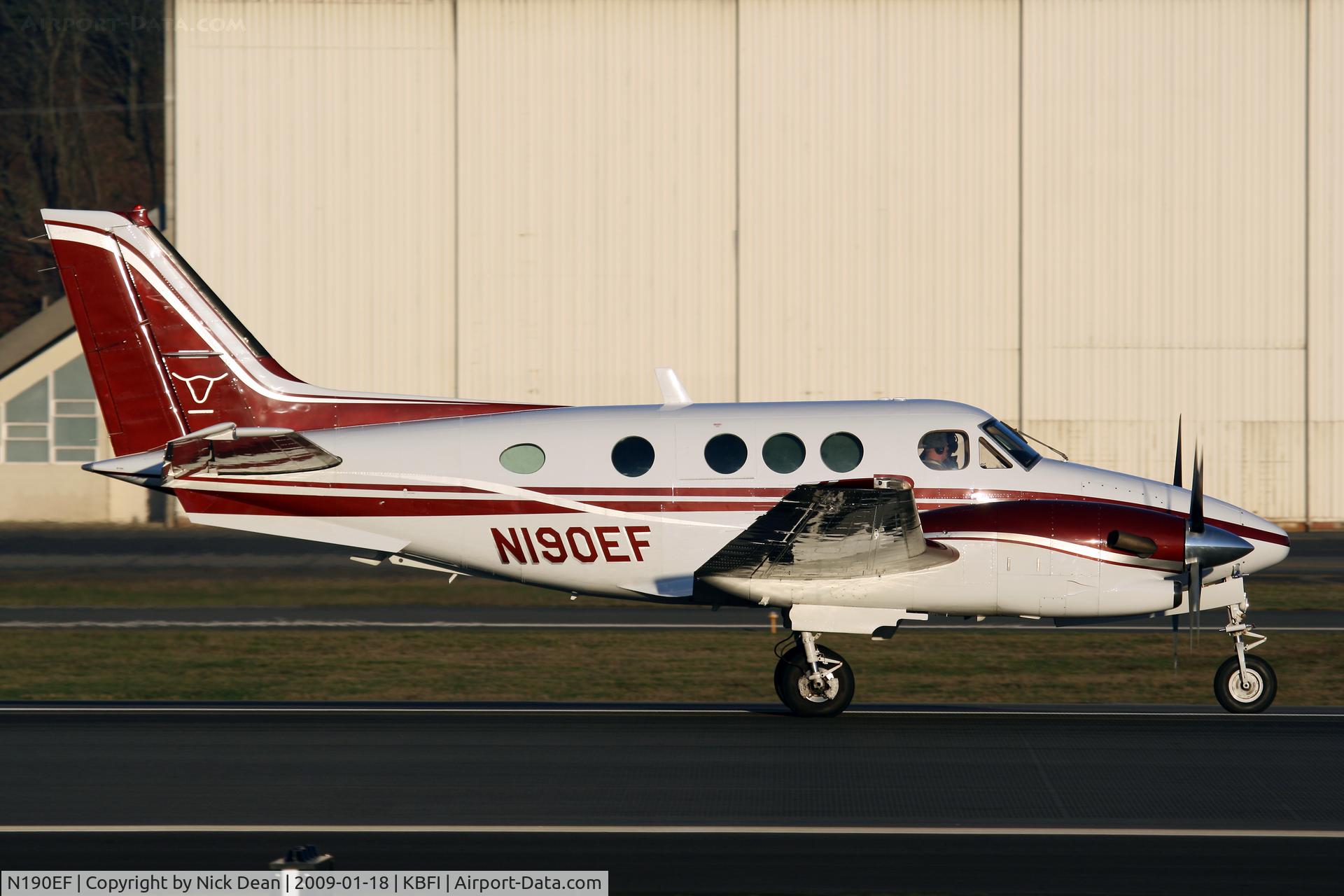 N190EF, 1985 Beech C90 King Air C/N LJ-1122, KBFI