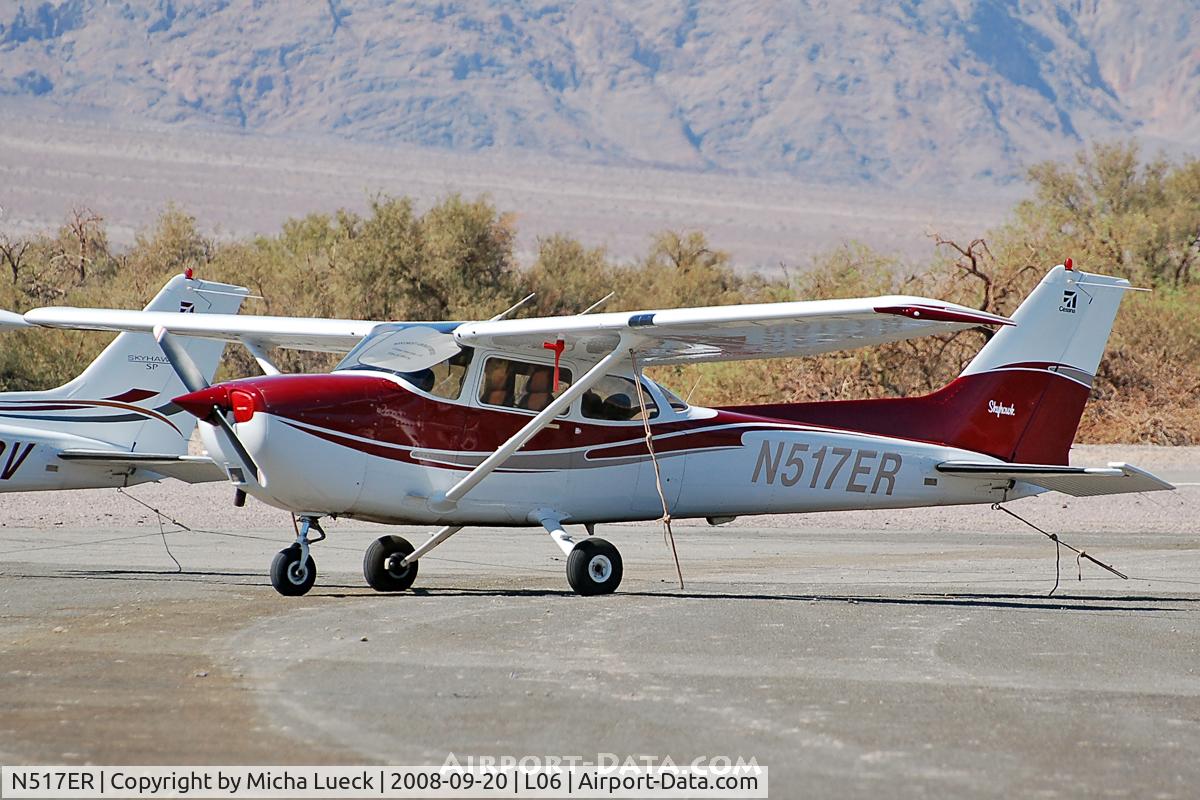 N517ER, 2001 Cessna 172S C/N 172S8921, At Death Valley
