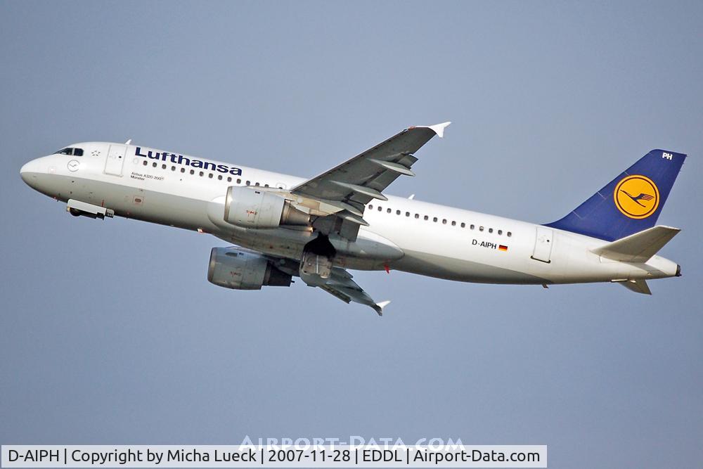 D-AIPH, 1989 Airbus A320-211 C/N 0086, Climbing out of Duesseldorf