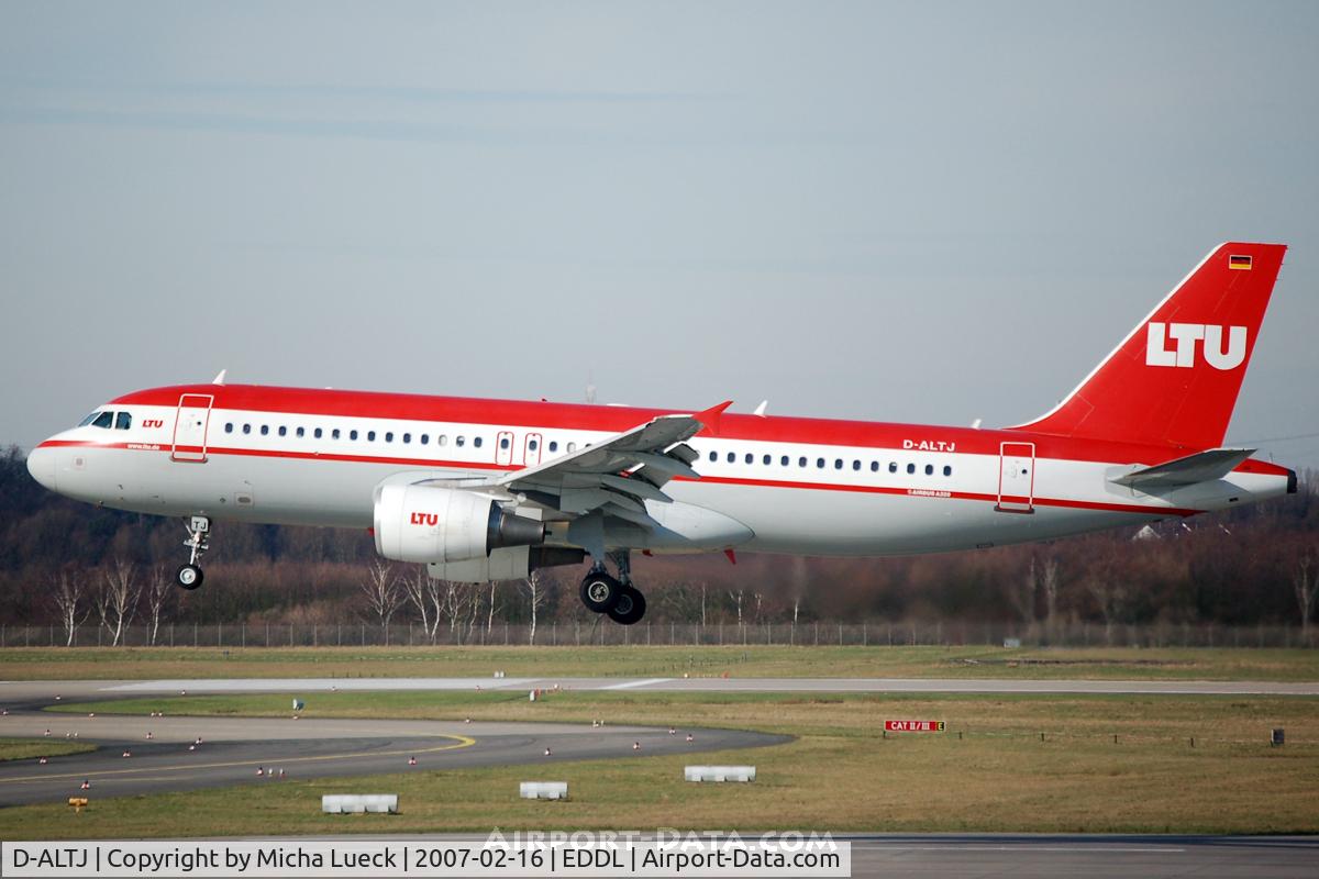 D-ALTJ, 2002 Airbus A320-214 C/N 1838, On short finals at DUS