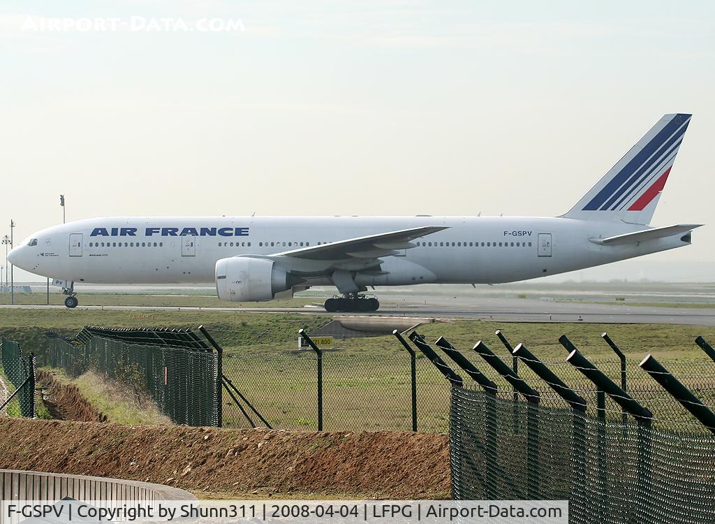 F-GSPV, 2002 Boeing 777-228/ER C/N 28684, Rolling to the South...