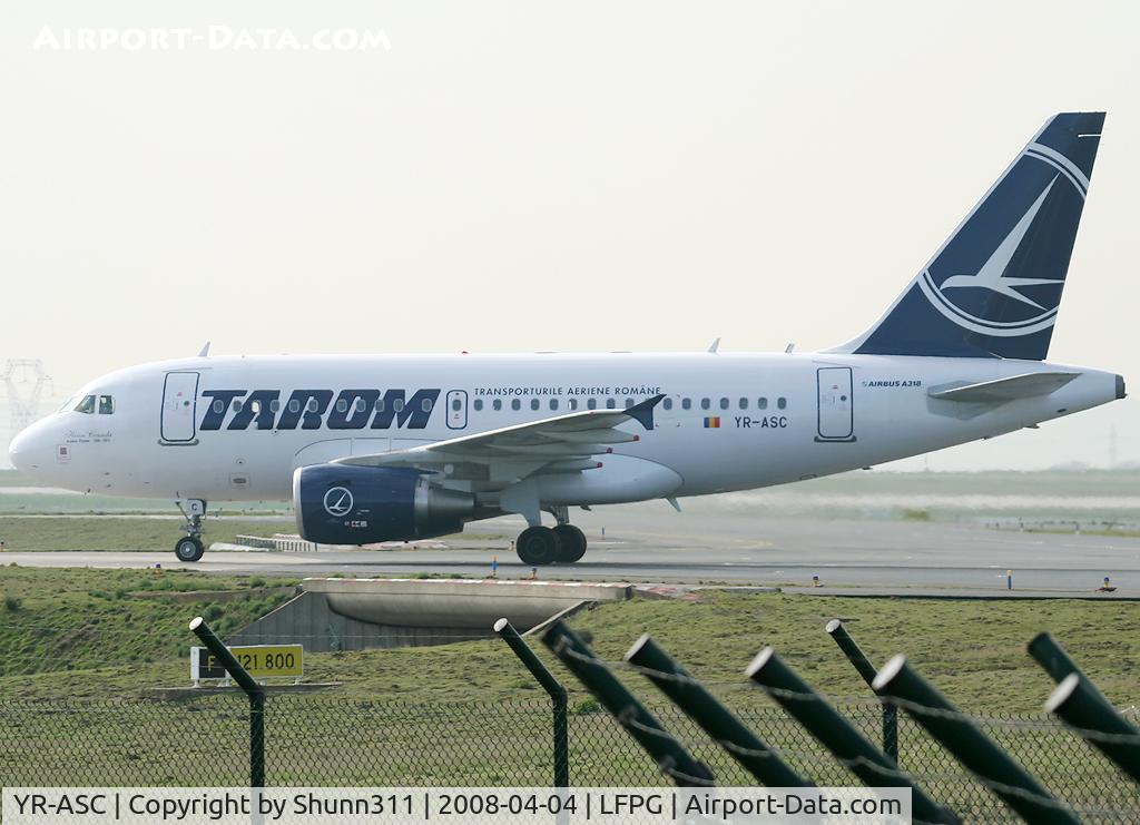 YR-ASC, 2007 Airbus A318-121 C/N 3220, Rolling to the South...