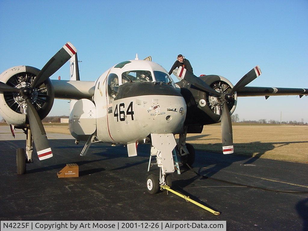 N4225F, Grumman S2F-1 Tracker C/N 373, Fueling after touch and go's