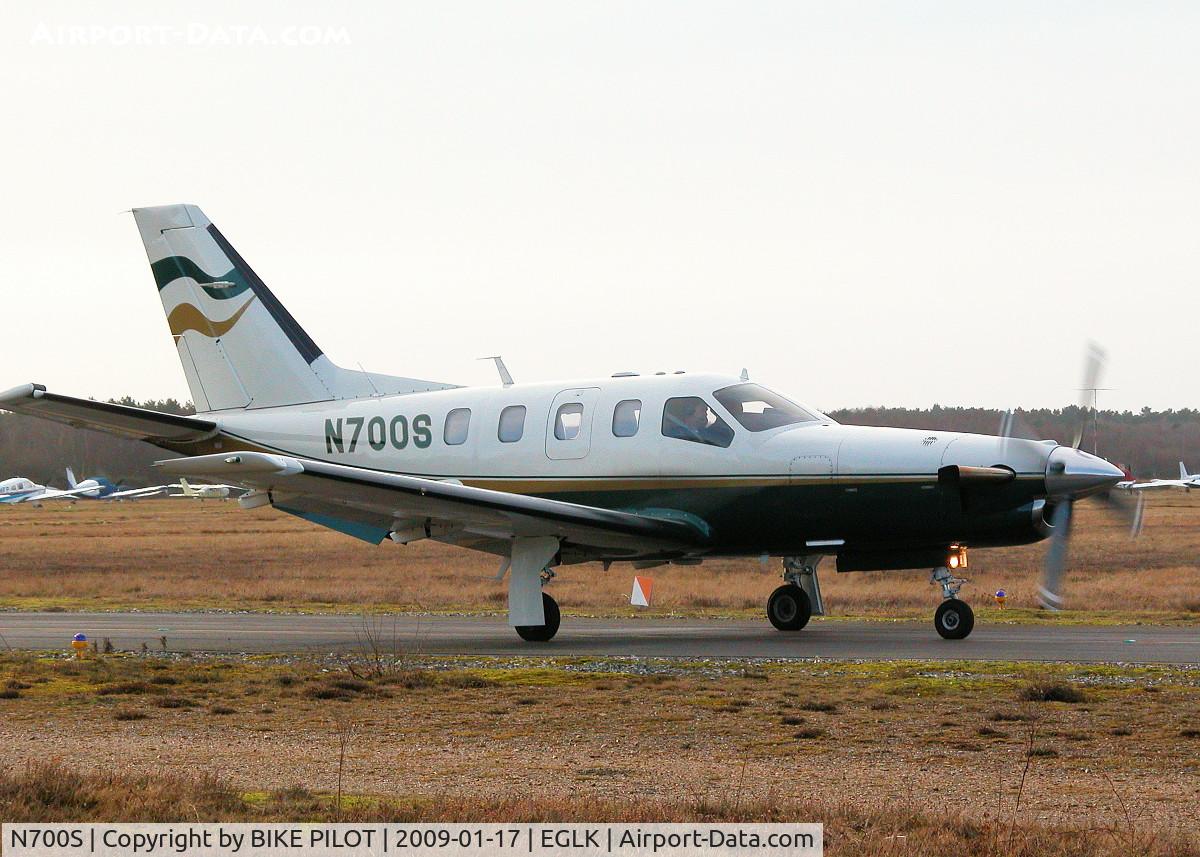N700S, 2001 Socata TBM-700 C/N 193, TAXYING OUT TO RWY 25