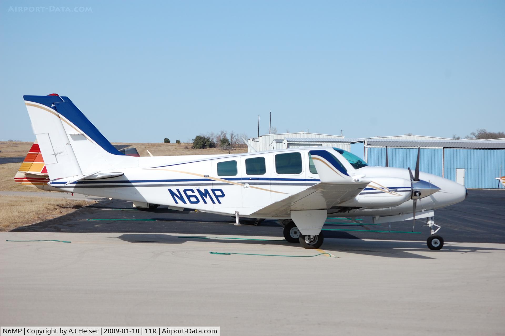 N6MP, 1975 Beech 58 Baron C/N TH-607, N6MP at 11R (Brenham Municipal, TX)