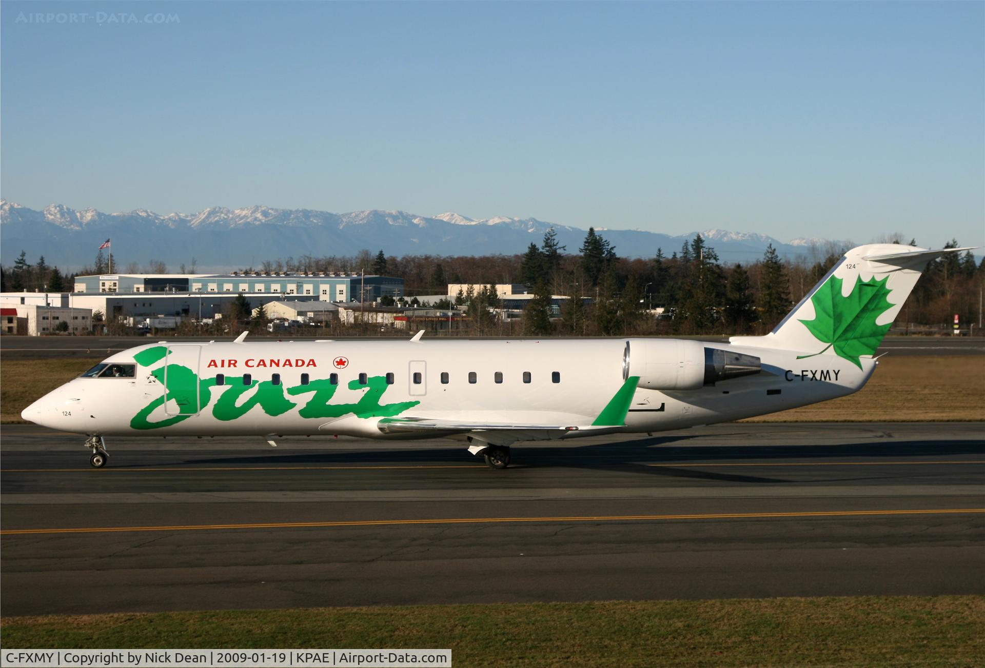 C-FXMY, 1996 Canadair CRJ-200ER (CL-600-2B19) C/N 7124, KPAE