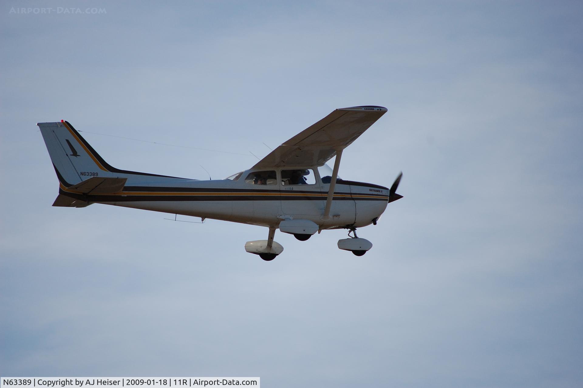 N63389, 1981 Cessna 172P C/N 17275429, N63389 taking off runway 34 at 11R (Brenham Municipal, TX)