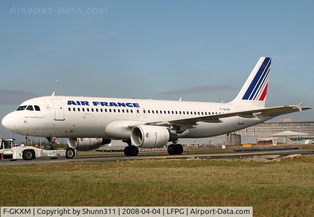 F-GKXM, 2006 Airbus A320-214 C/N 2721, Passing on parallels runways...