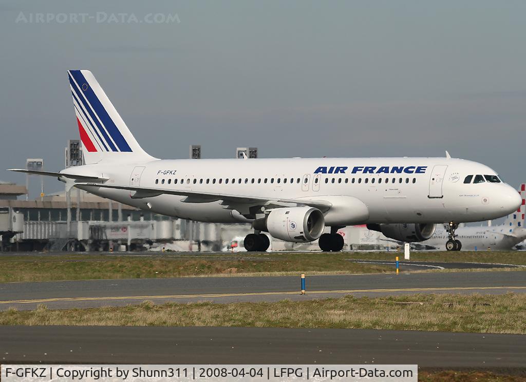 F-GFKZ, 1991 Airbus A320-211 C/N 0286, Taxiing to his gate on the South...