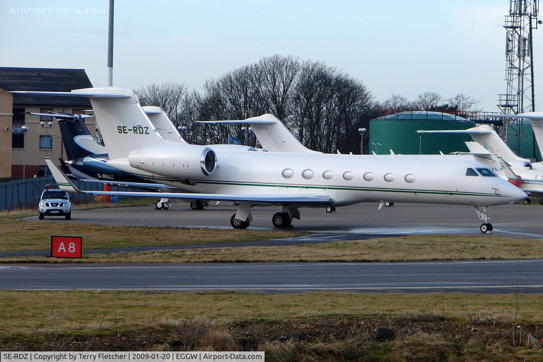 SE-RDZ, 2006 Gulfstream Aerospace GV-SP (G550) C/N 5153, Gulfstream G550 at Luton UK