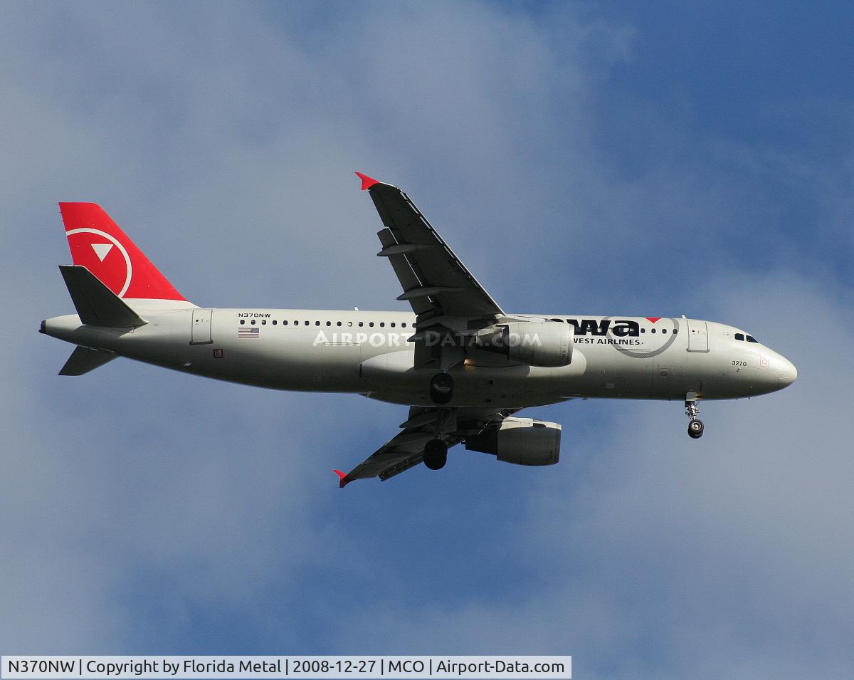 N370NW, 1999 Airbus A320-212 C/N 1037, Northwest A320