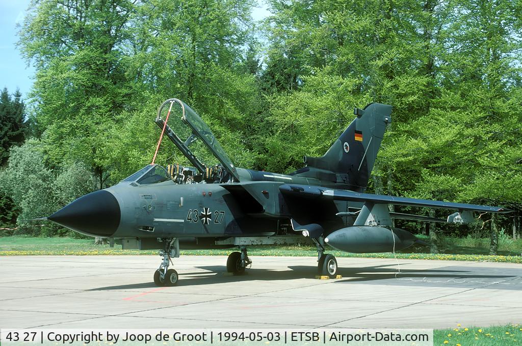 43 27, Panavia Tornado IDS C/N 069/GS010/4027, AG 51 Tornado still in the former navy colours.