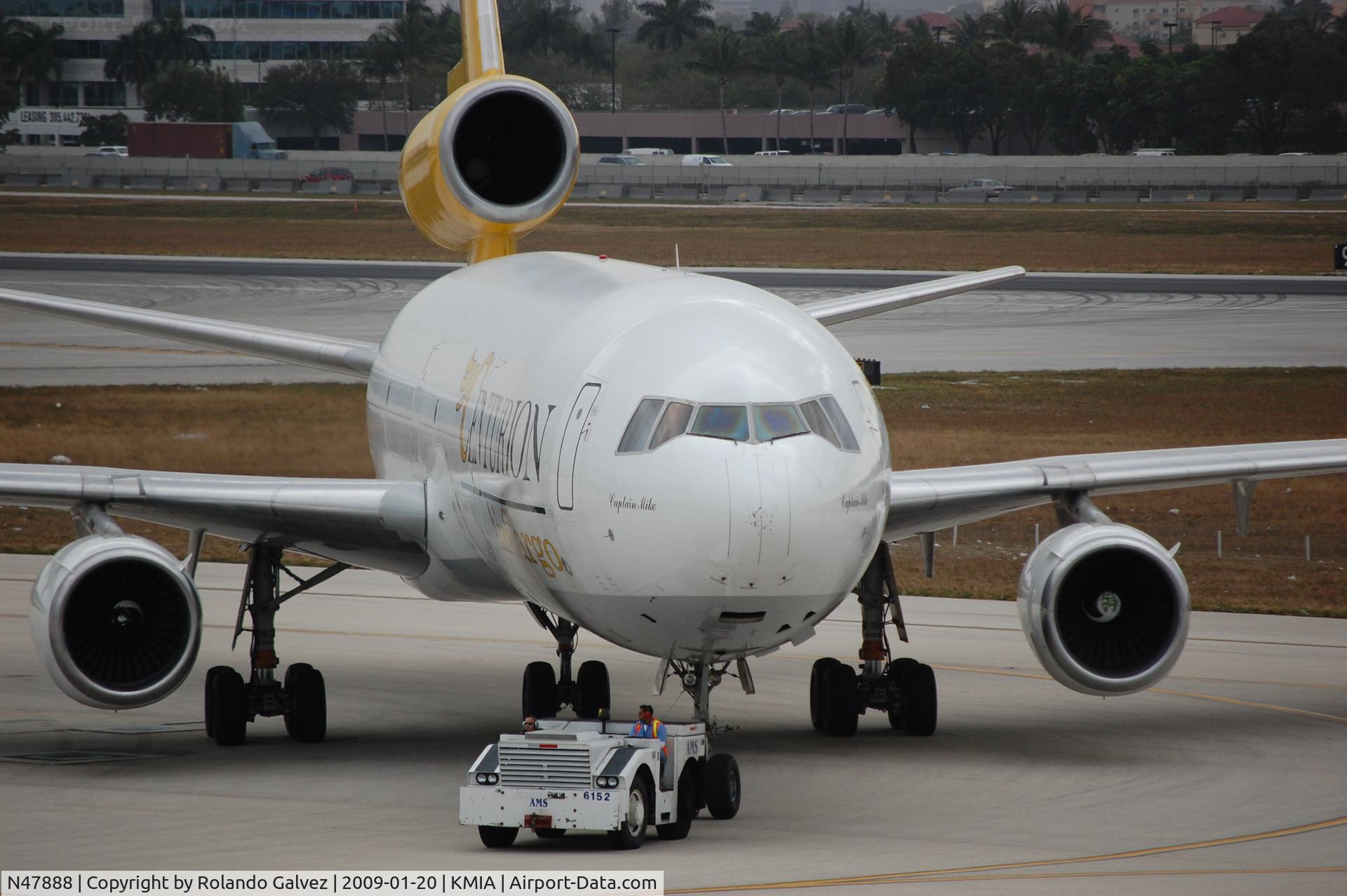 N47888, 1979 McDonnell Douglas DC-10-30F C/N 47888, arriving centurion cargo