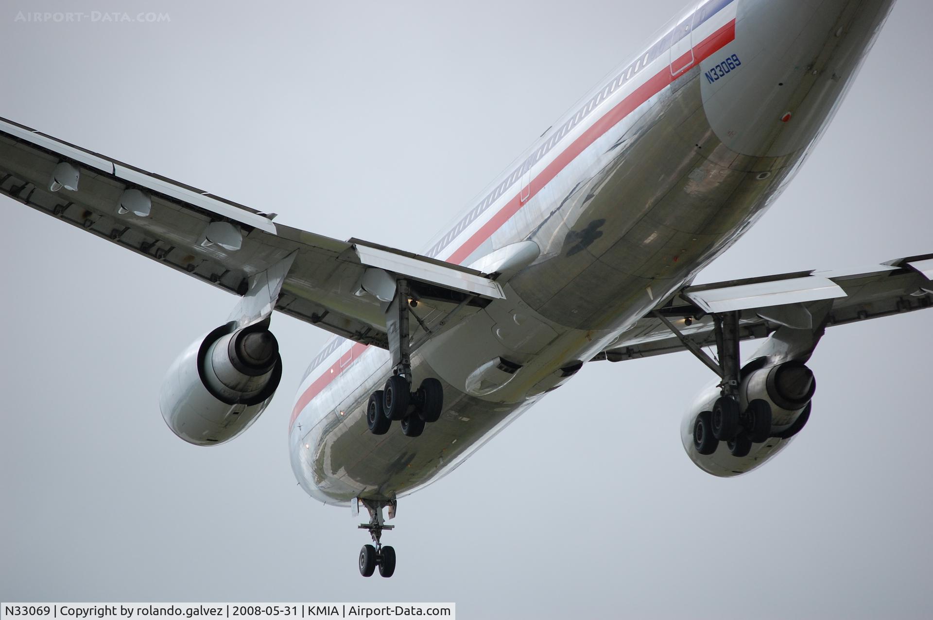 N33069, 1989 Airbus A300B4-605R C/N 512, lookout below!