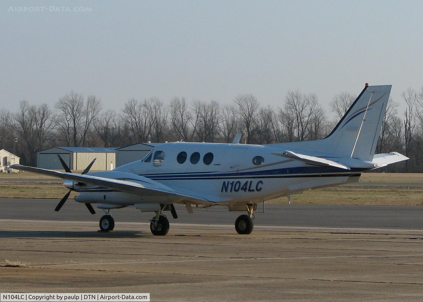 N104LC, 1977 Beech C90 King Air C/N LJ-757, Parked at the Downtown Shreveport airport.
