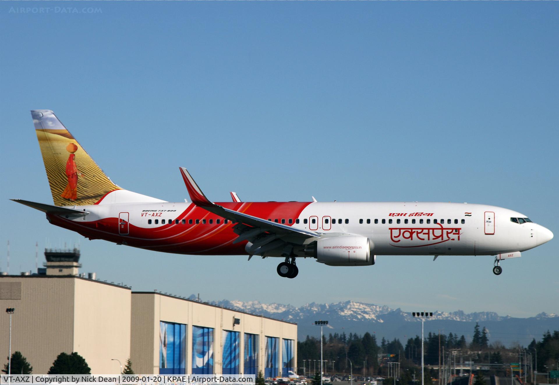 VT-AXZ, 2008 Boeing 737-8HG C/N 36336, KPAE (Boeing 474 on short final for one touch and go prior to returning to KBFI)