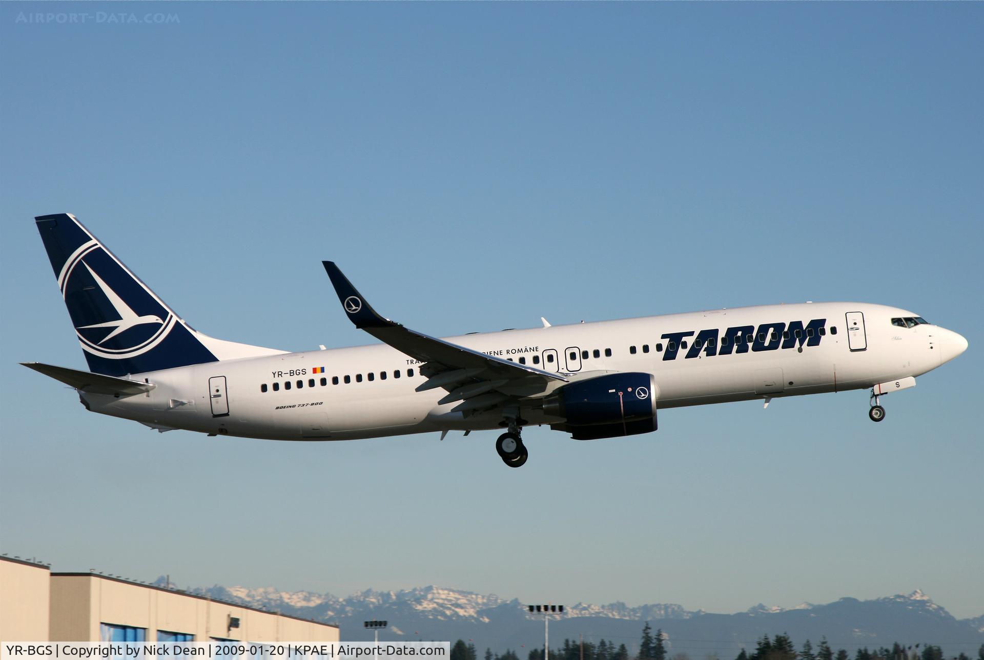 YR-BGS, 2008 Boeing 737-8GJ C/N 37360, KPAE (Boeing 955 on the second of 2 low approaches prior to returning to KBFI)