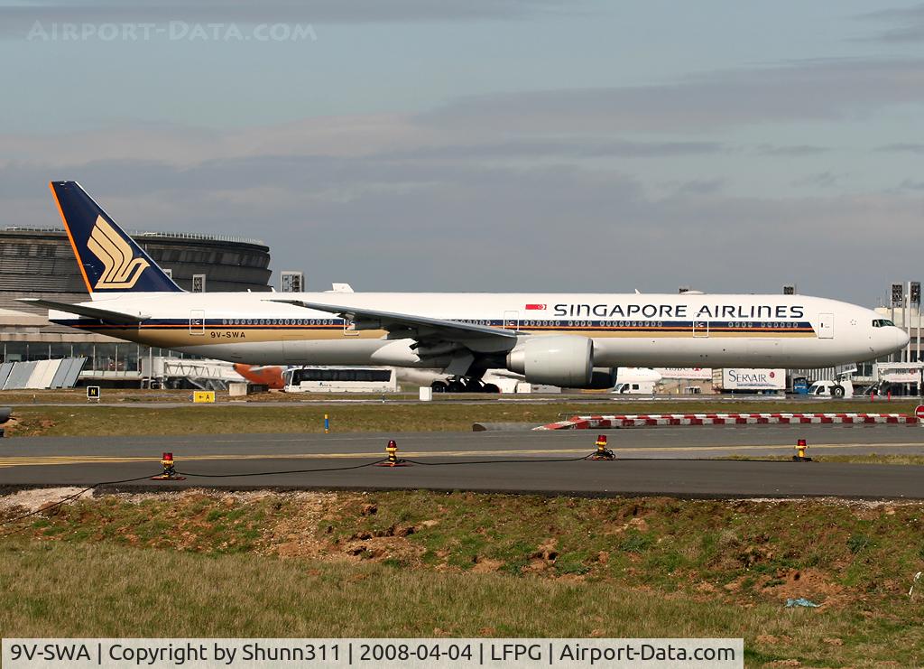 9V-SWA, 2006 Boeing 777-312/ER C/N 34568, Rolling for departure...