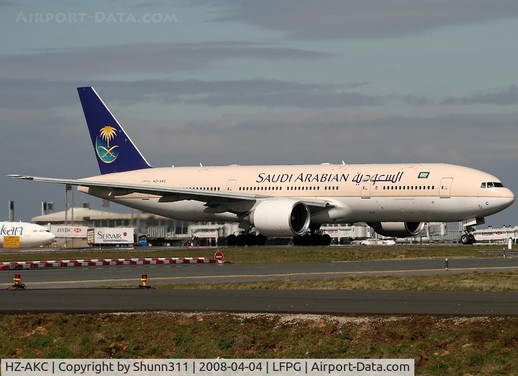 HZ-AKC, 1997 Boeing 777-268/ER C/N 28346, Rolling for departure...