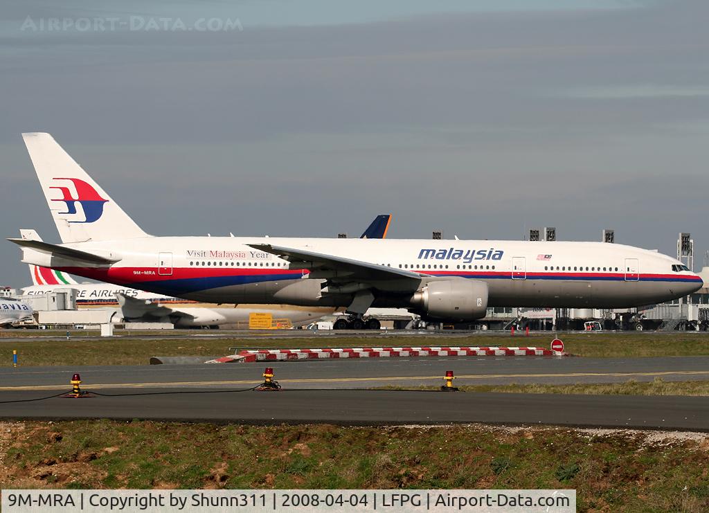 9M-MRA, 1997 Boeing 777-2H6/ER C/N 28408, Rolling for departure...