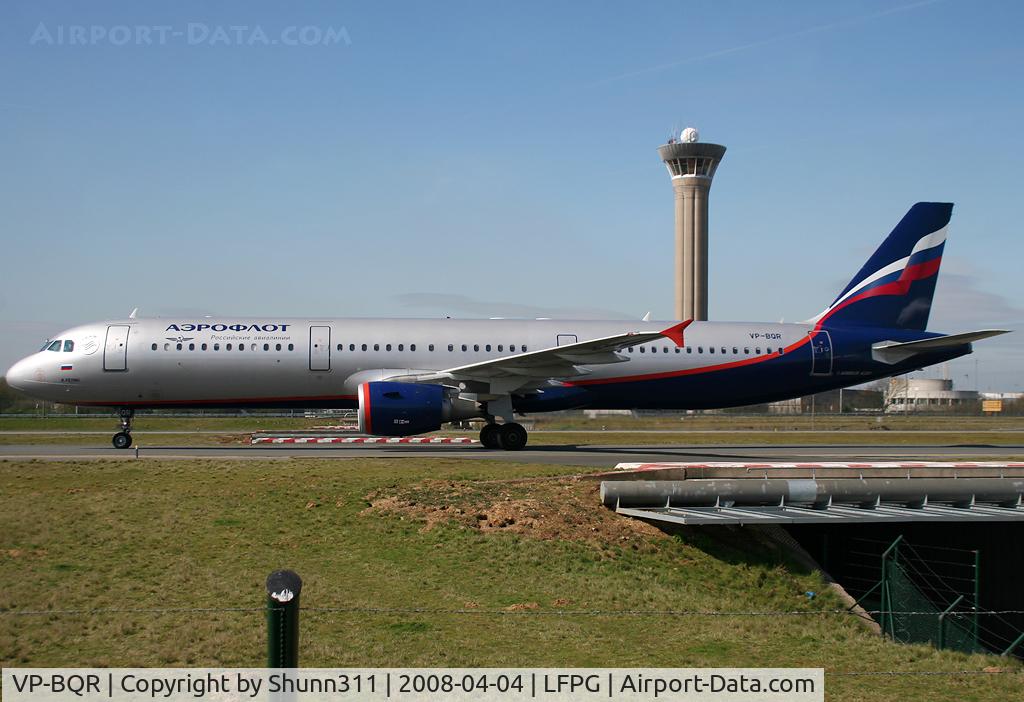 VP-BQR, 2006 Airbus A321-211 C/N 2903, Taxiing on parallels runways...