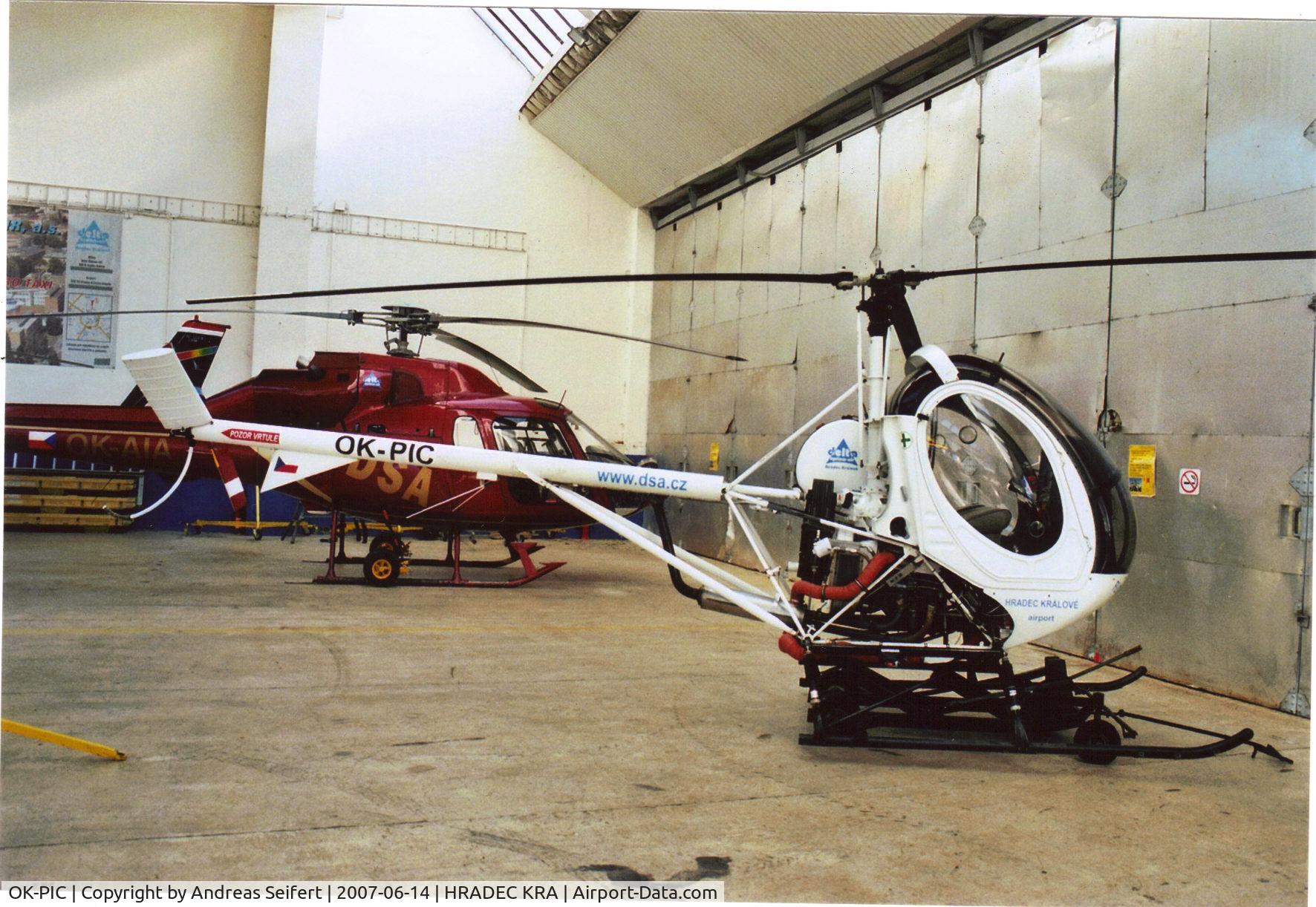 OK-PIC, Schweizer S.269C1 C/N 0111, Airport Hradec Kralove