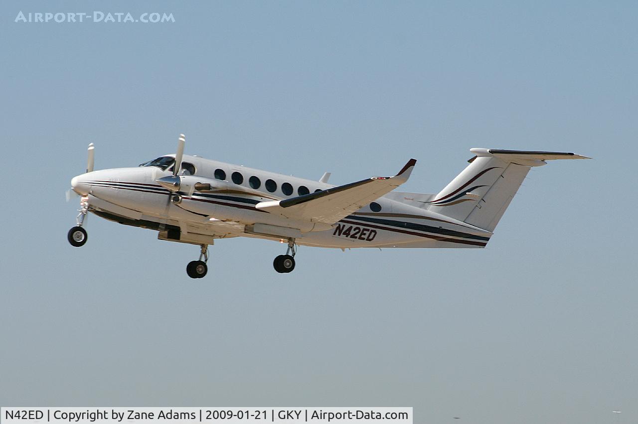 N42ED, 2000 Raytheon Aircraft Company B300 C/N FL-302, At Arlington Municipal
