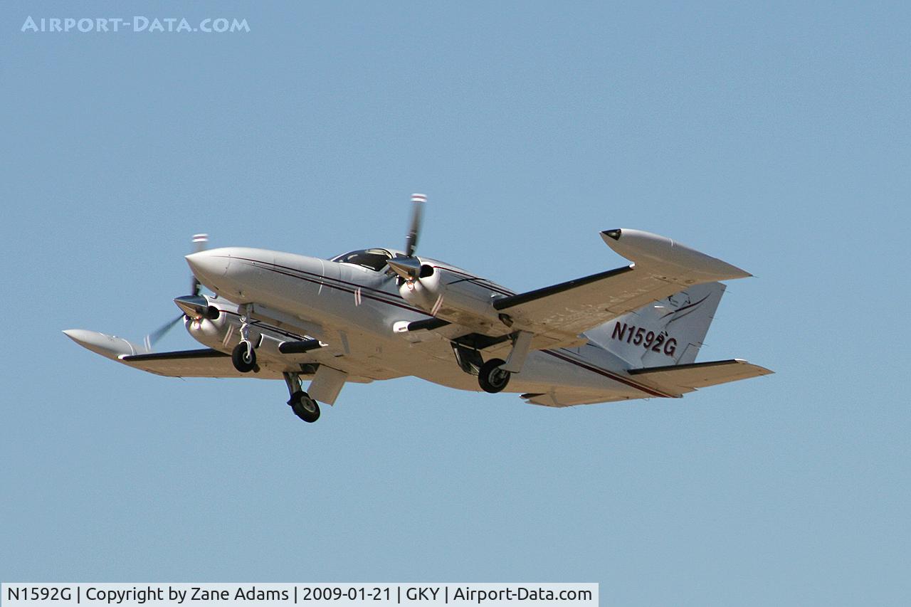 N1592G, 1974 Cessna 421B Golden Eagle C/N 421B0822, Departing Arlington Municipal