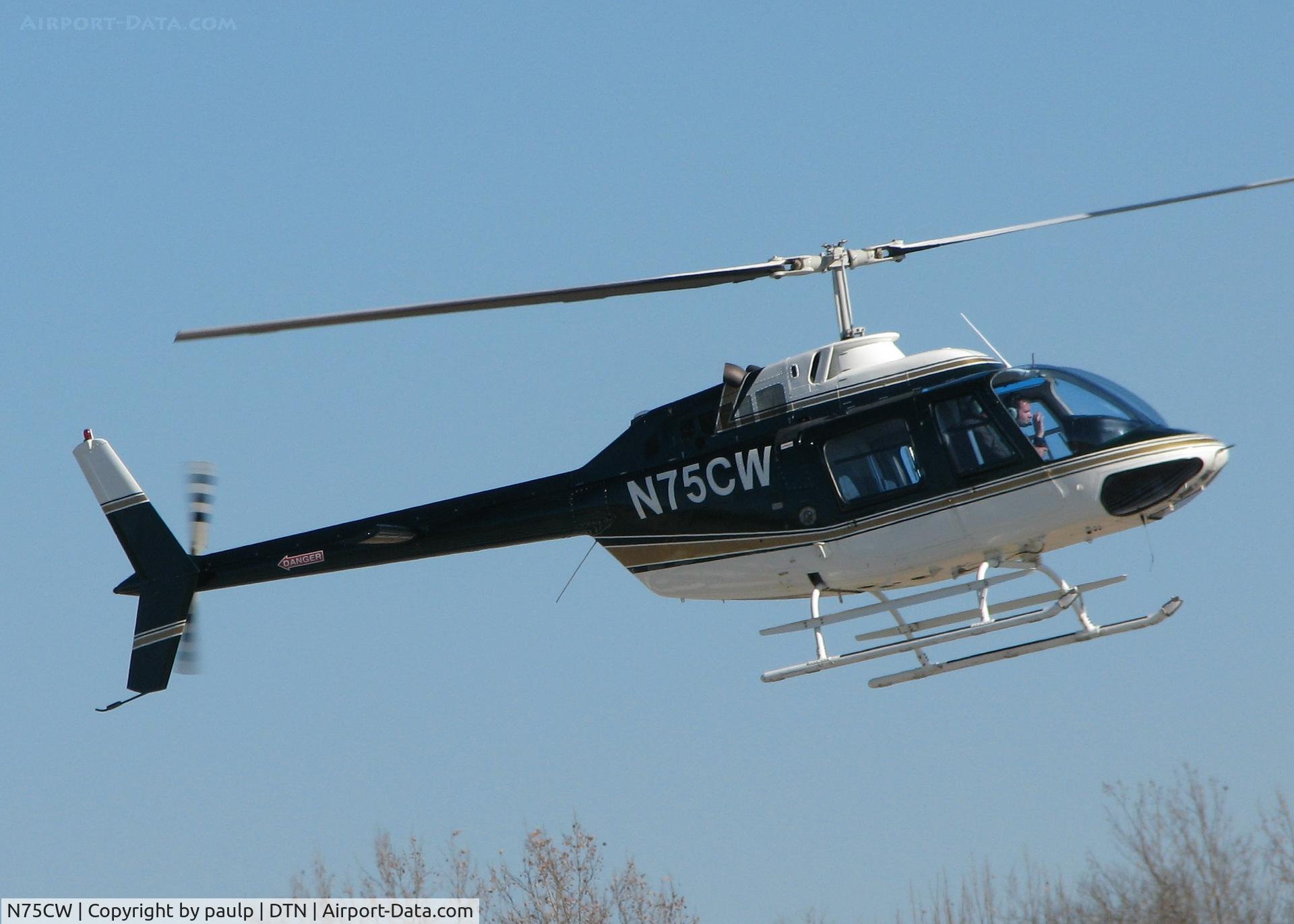 N75CW, 1975 Bell 206B C/N 1762, Landing at the Downtown Shreveport airport.